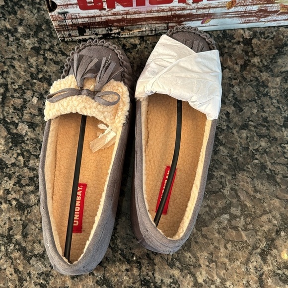 Unionbay Yum tassel moccasin slipper NIB 7.5 - Picture 5 of 8